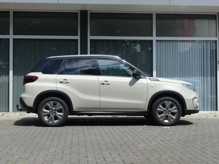 Suzuki Vitara 1.5 Hybrid Select, Automaat, Trekhaak Achteruitrij camera, Cruise Control afbeelding 2