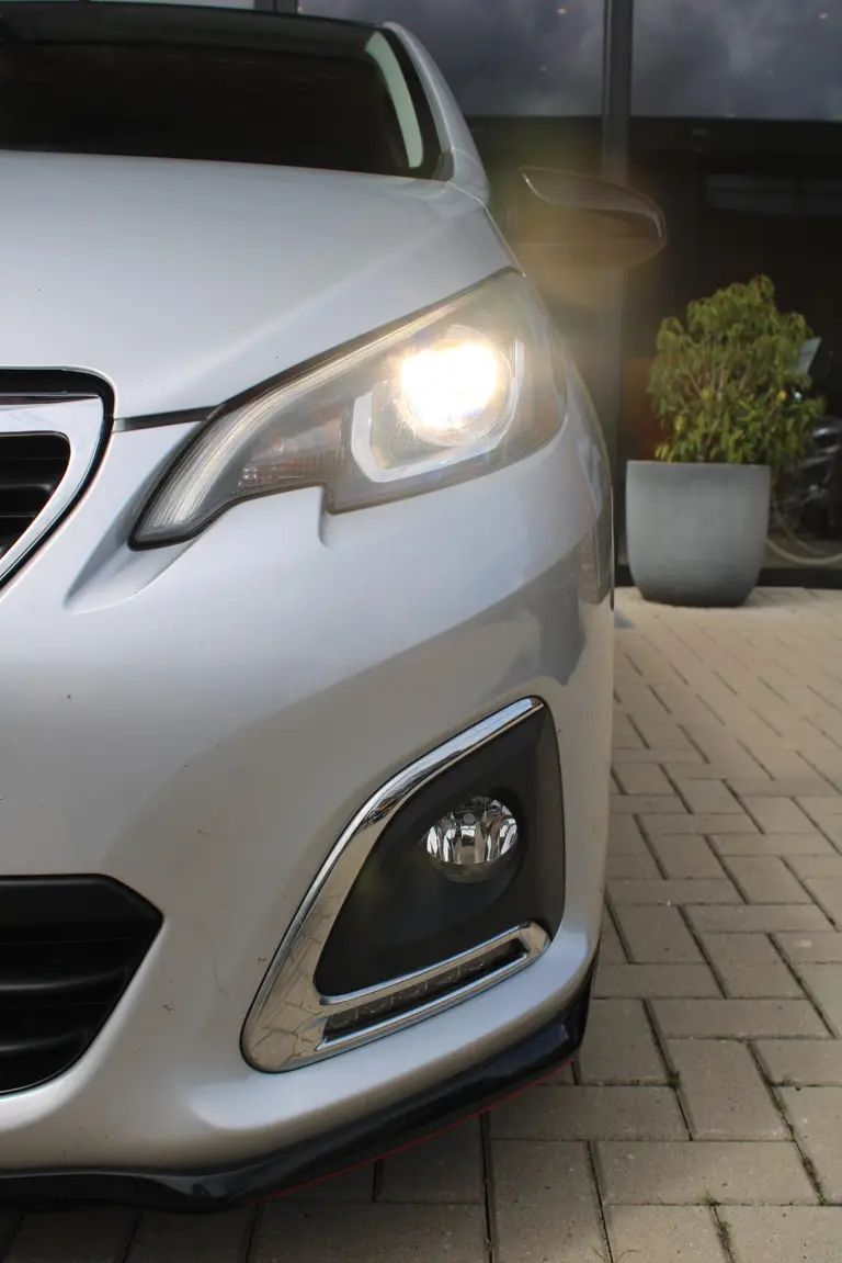 Peugeot 108 1.0 e-VTi 72PK GT-Line Achteruitrijcamera, Navigatie, Apple Carplay/Android Auto afbeelding 6
