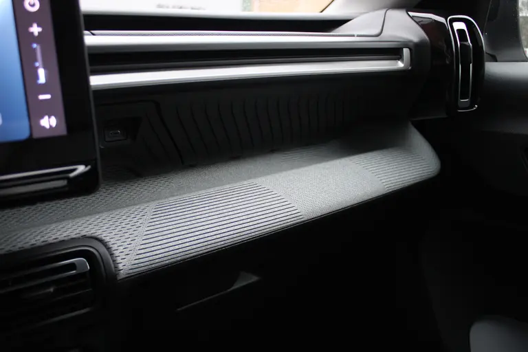 Citroën ë-C3 Max 44 kWh Interieur Voorverwarming, Head-Up Display, Cruise en Climate Control, Carplay/Android Auto afbeelding 39