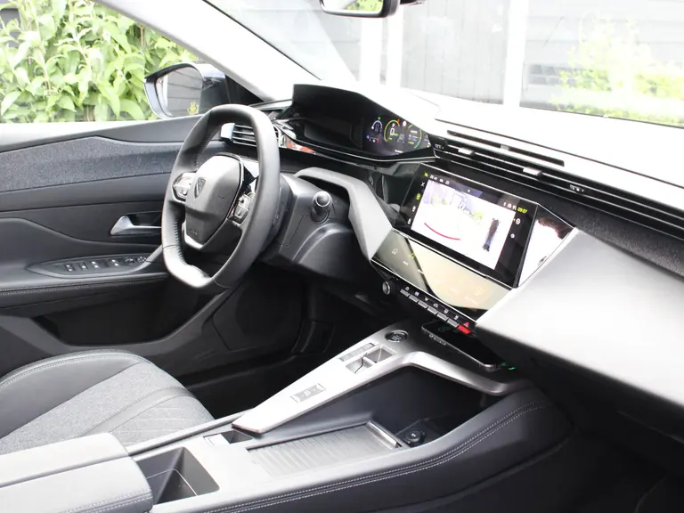 Peugeot 408 Allure 1.6 HYbrid 180PK EAT8 Automaat Navigatie, Rondomzichtcamera, Keyless, Parkeersensoren Voor & Achter, Draadloze Telefoonlader afbeelding 16