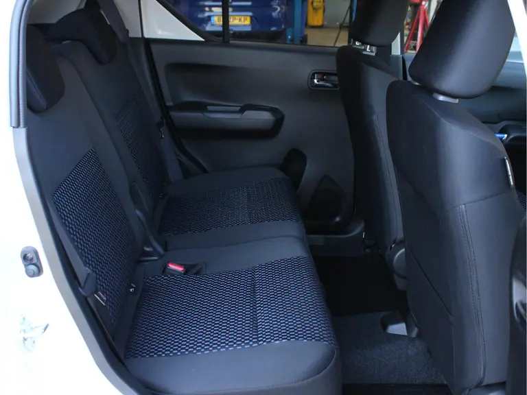 Suzuki Ignis 1.2 Smart Hybrid Style Cruise en Climate Control, Navigatie, Keyless Go, Carplay/Android Auto afbeelding 37