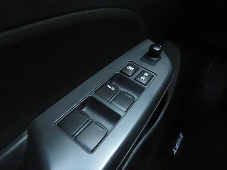 Suzuki Swift 1.2 Exclusive EASSS Speciale uitvoering, All-Seasons, Cruise/Climate-Control, Parkeersensoren en Verwarmde Voorstoelen afbeelding 22
