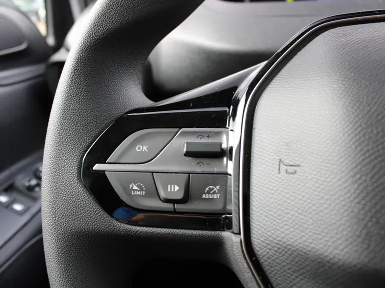 Peugeot Partner 1.5 BlueHDi 130PK EAT8 S&S L1 Automaat Trekhaak, Navigatie, Airconditioning, Camera achter & zijkant, Parkeerhulp voor & achter, Betimmering afbeelding 28