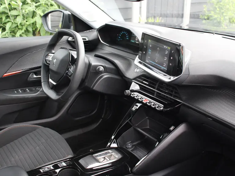 Peugeot e-2008 EV Active Pack 50 kWh 136PK Automaat Navigatie, Achteruitrijcamera, Apple Carplay, Android Auto, Climate Control afbeelding 13