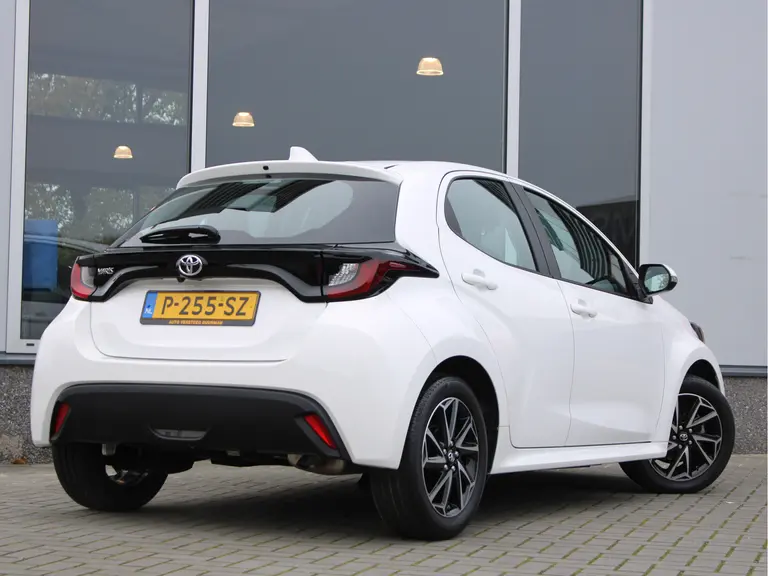 Toyota Yaris 1.0 VVT-i Active Cruise Control, Airco, Lichtmetalen Velgen, Bluetooth, Achteruitrijcamera afbeelding 14