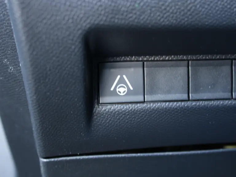 Peugeot 2008 GT 1.2 Hybrid 145PK Automaat Navigatie, Camera 360, Adaptieve cruise control, Lichtmetalen velgen afbeelding 27
