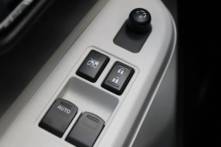 Suzuki Ignis 1.2 Select, met Dakspoiler en Dealer Onderhouden! Achteruitrijcamera en hoge instap! afbeelding 28
