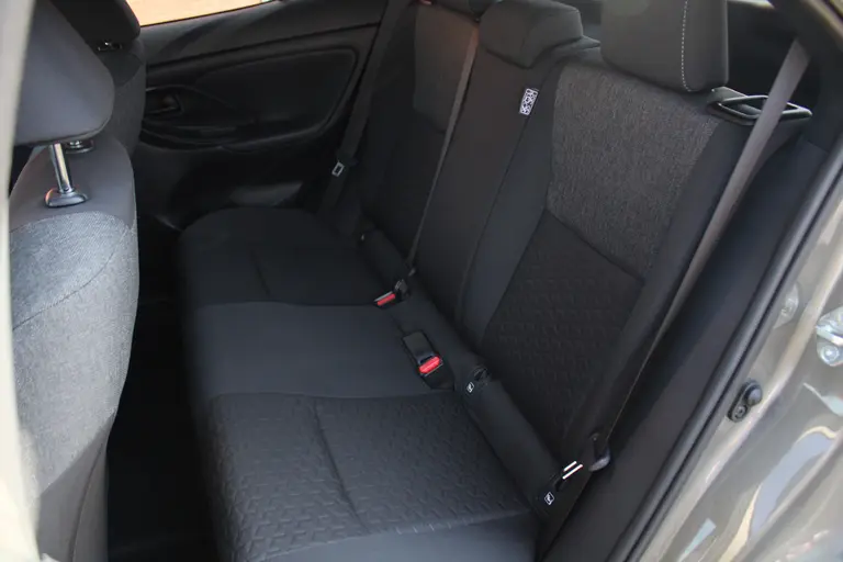 Toyota Yaris Cross 1.5 Hybrid Dynamic Automaat Achteruitrijcamera, Bluetooth, Airco Automatisch, Cruise Control Adaptief, Navigatie afbeelding 7
