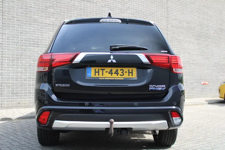Mitsubishi Outlander 2.0 PHEV instyle+ Cruise/Climate control, Trekhaak, Sch.kanteldak,  Navigatie, Camera, Parkeersensoren Hybride batterij capaciteit: 34,2 Ah. Trekgewicht 1.500 kg. afbeelding 6