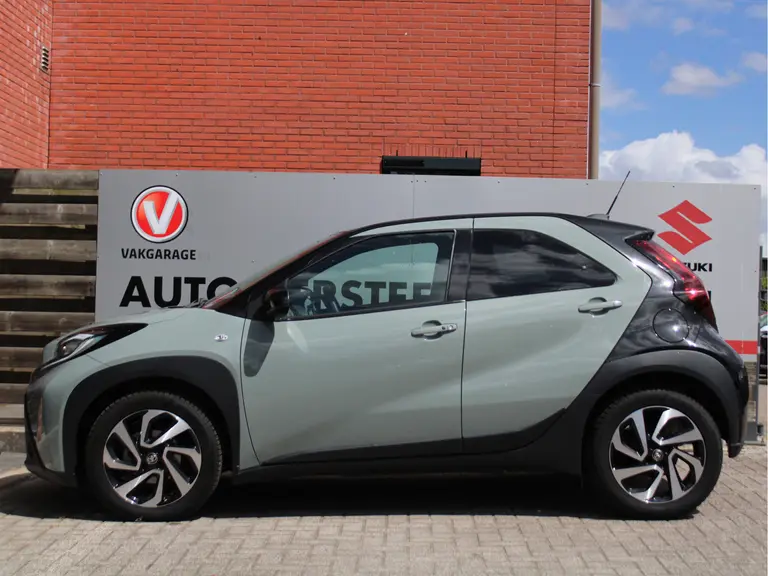 Toyota Aygo X 1.0 VVT-i S-CVT Pulse Automaat Achteruitrijcamera, Parkeersensoren Voor en Achter, Cruise Control Adaptief, Stoelverwarming afbeelding 14