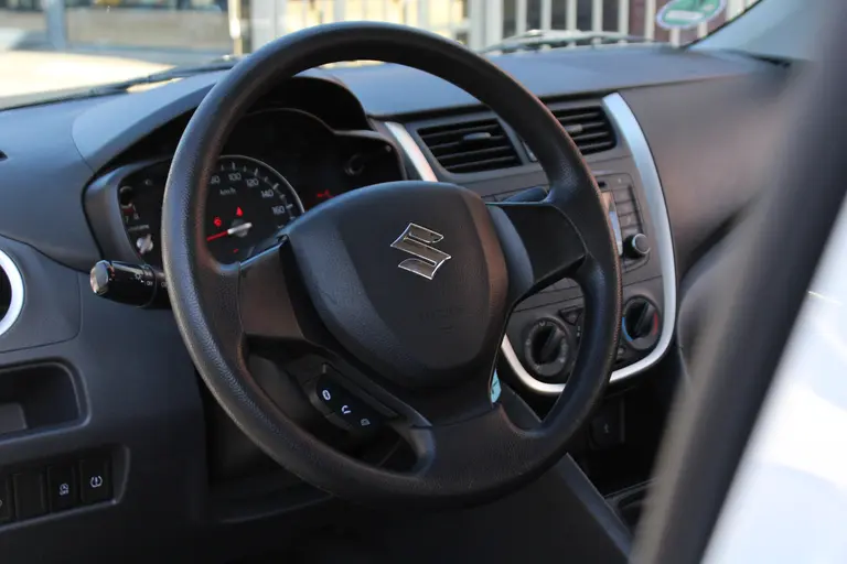 Suzuki Celerio 1.0 Exclusive Bluetooth, Airco, Lichtmetalen Velgen, Elektrische Ramen Voor en Achter afbeelding 5