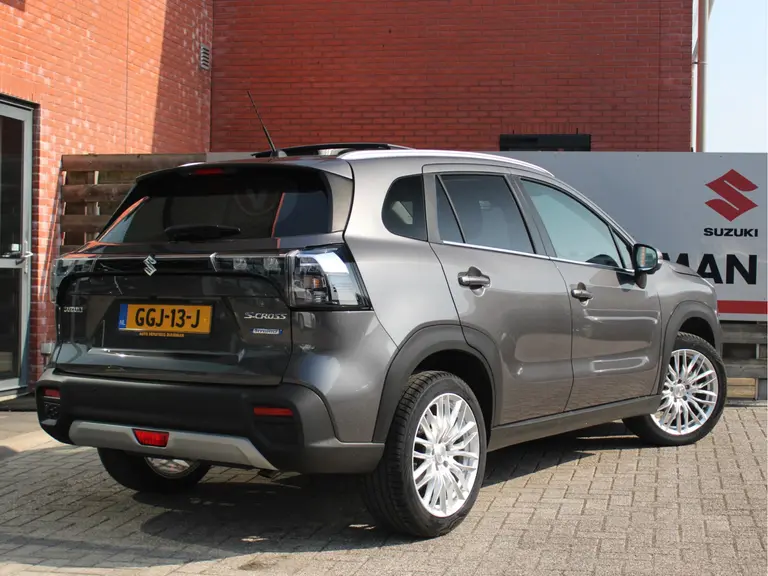 Suzuki S-Cross 1.4 Boosterjet Style Smart Hybrid 6 Jaar Garantie! Elektrisch Panoramadak, 360° Camera, Navigatie, Parkeersensoren Voor en Achter, All-Season Banden afbeelding 3