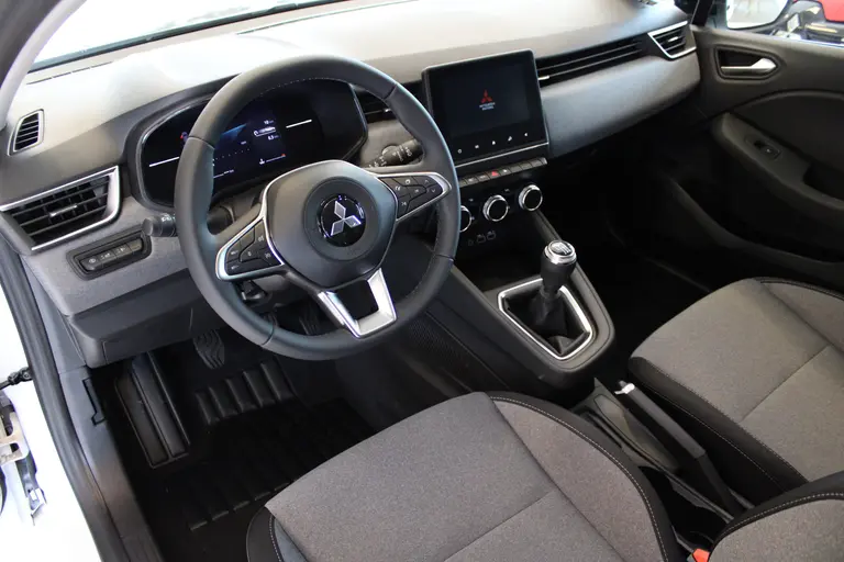 Mitsubishi Colt 1.0T MT Intense Cruise/Climate control, 16"LM velgen, Camera, Apple carplay/Android auto, Parkeersensoren V+A afbeelding 9