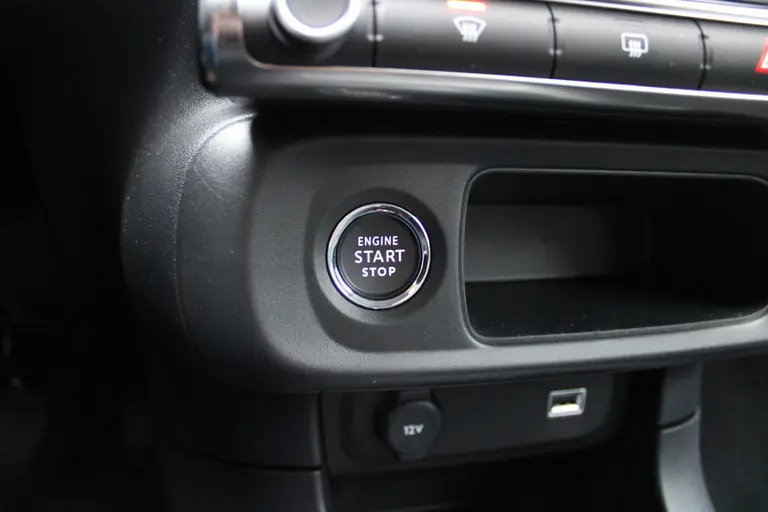 Citroën C3 1.2 PureTech Max 110 PK Cruise/Climate control, Navigatie, Camera, Apple Carplay/Android Auto, Radio/DAB, 17"LM Velgen afbeelding 21