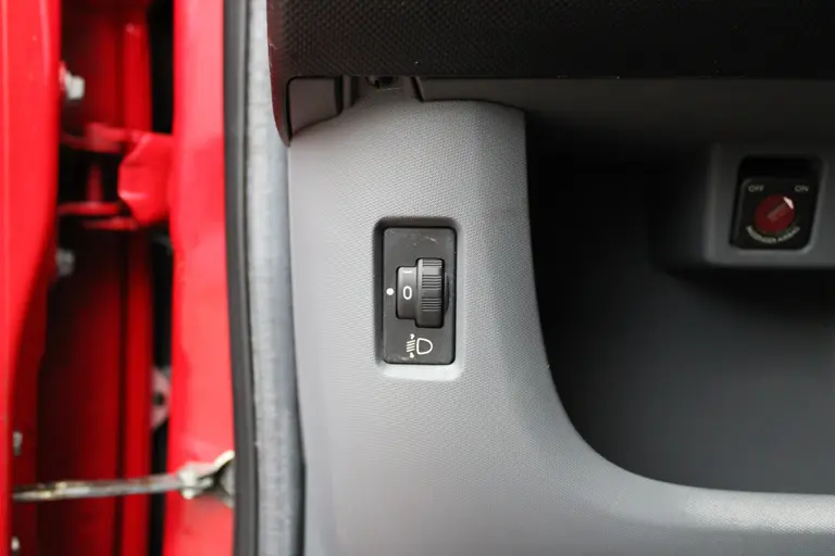 Peugeot 107 1.0-12V XS Radio, Airco, Elektr. Ramen, Toerenteller, 29.000 km! afbeelding 15