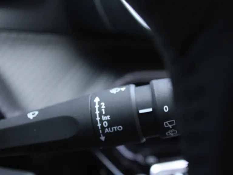 Peugeot 208 Allure 1.2 PureTech 100PK Navigatie, Camera achter, Apple Carplay/Android auto afbeelding 34