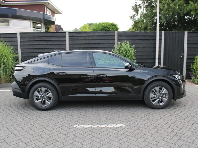 Peugeot 408 Allure 1.6 HYbrid 180PK EAT8 Automaat Navigatie, Rondomzichtcamera, Keyless, Parkeersensoren Voor & Achter, Draadloze Telefoonlader afbeelding 13