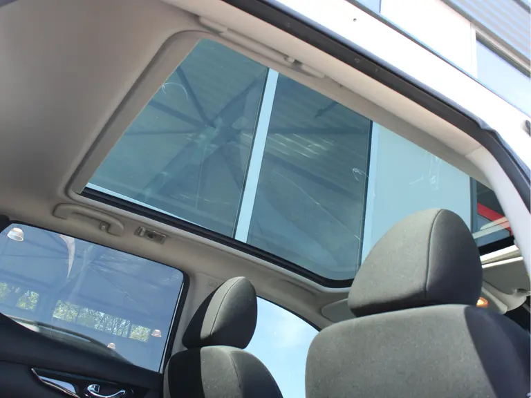 Nissan QASHQAI 1.2 N-Connecta Trekhaak, Panoramadak, Cruise control, Climate control, Parkeercamera afbeelding 10