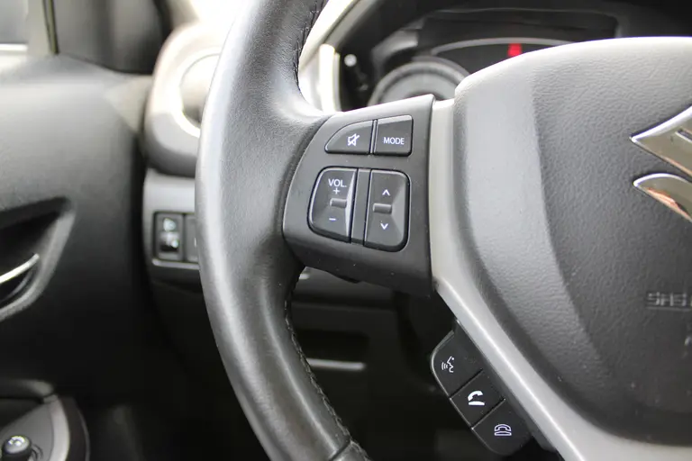 Suzuki Vitara 1.0 Boosterjet Select, Automaat, Trekhaak, All-Seasons, Parkeersensoren en Navigatie afbeelding 22