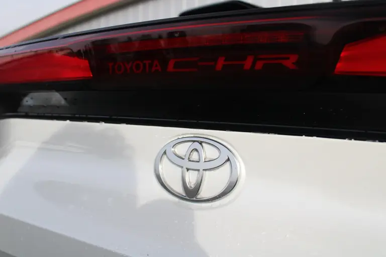 Toyota C-HR 1.8 Hybrid 140 First Edition Automaat 360° Camera, Elektrische Achterklep, Draadloze Carplay\Android Auto, Keyless Go afbeelding 17