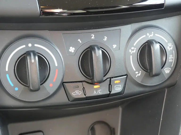 Suzuki Swift 1.2 Bandit EASSS Cruise Control, Stoelverwarming, 16" Lichtmetalen Velgen, Airco, Dealer Onderhouden afbeelding 16