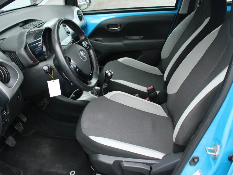 Toyota Aygo 1.0 VVT-i x-nav Achteruitrijcamera, Navigatie, Airco, Bluetooth afbeelding 32