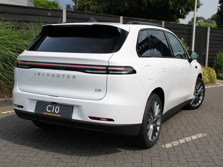 Leapmotor C10 REEV Design 28.4 kWh Camera systeem rondom, Stoelverwarming/koeling, Panoramadak, Navigatie afbeelding 10