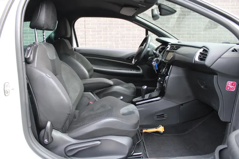 Citroën DS3 1.2 VTi So Chic afbeelding 26