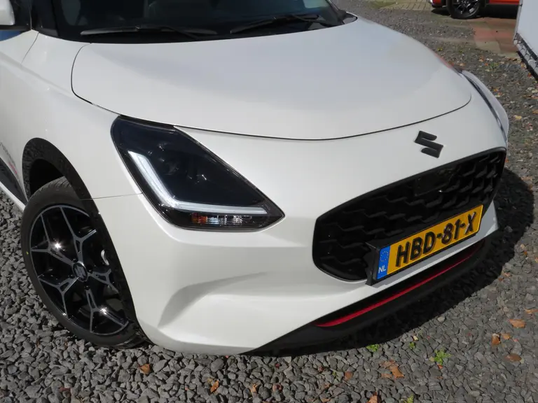 Suzuki Swift 1.2 Style Smart Hybrid, 17 inch en GT-Pakket, Dodehoek Detector, Suzuki Body Kit Piano Black Demo Voordeel! afbeelding 35