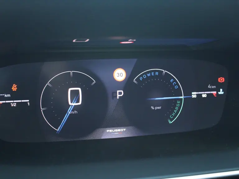 Peugeot 2008 GT 1.2 Hybrid 145PK Automaat Navigatie, Camera 360, Adaptieve cruise control, Lichtmetalen velgen afbeelding 16