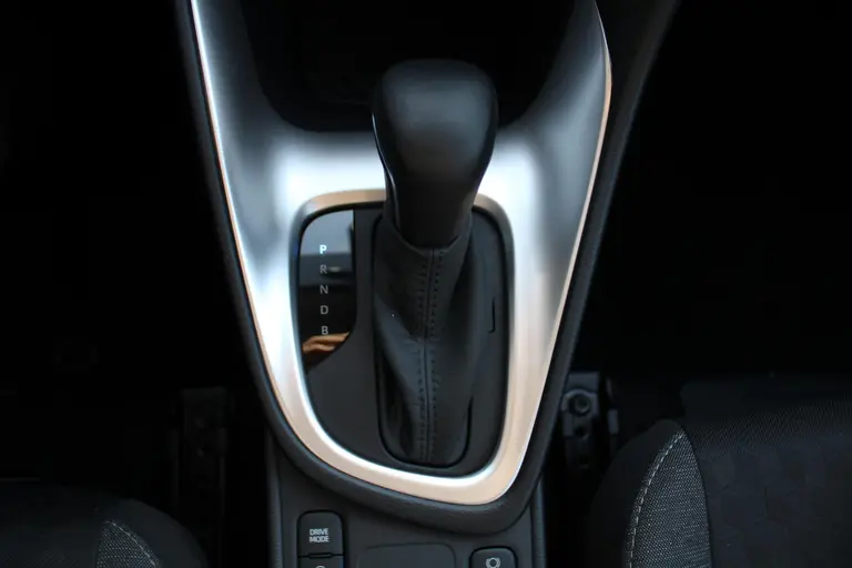 Toyota Yaris 1.5 Hybrid Active Automaat, Applecarplay/Androidauto, Cruise Control afbeelding 18