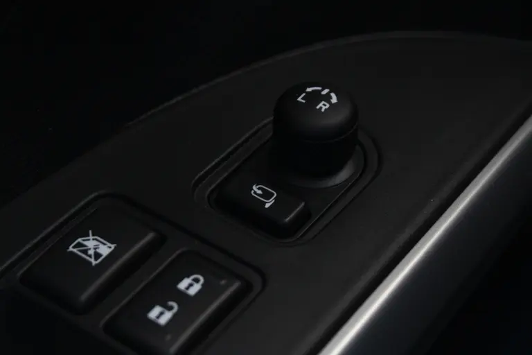 Suzuki S-Cross 1.0 Boosterjet Exclusive Achteruitrijcamera, Navigatie, Cruise Control, Voorstoelen Verwarmd, Regensensor afbeelding 32