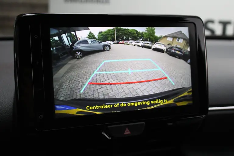 Toyota Yaris Cross 1.5 Hybrid Dynamic Navigatie, Achteruitrijcamera, Climate Control, Bluetooth afbeelding 9