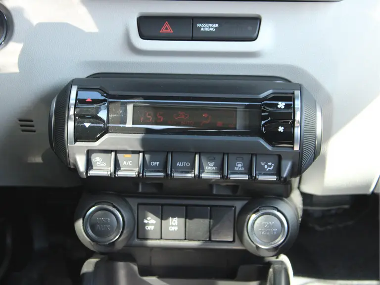 Suzuki Ignis 1.2 Stijl Automaat Trekhaak, Stoelverwarming, Navigatie, Climate control, Cruise control, Parkeercamera afbeelding 13