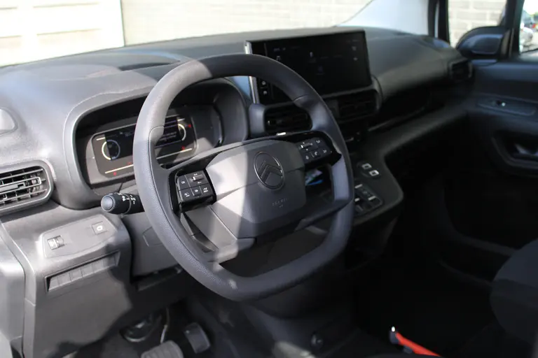 Citroën Berlingo 1.5 BlueHDi 130 EAT8 S&S L1 Automaat, CruiseControl, DAB, Applecarpl./Andr. Auto, Airco, Achteruitrijcamera afbeelding 23