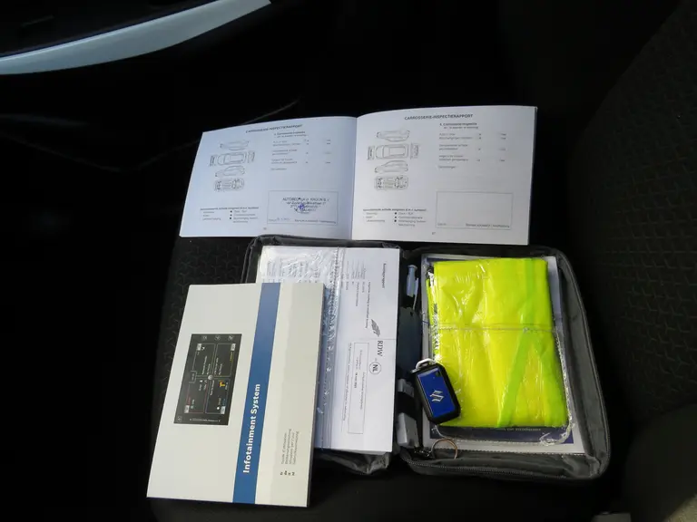 Suzuki Swift Boosterjet,Stijl/Style Smart Hybrid, Dealer onderhouden Navigatie, Keyless, Cruise-Control afbeelding 31