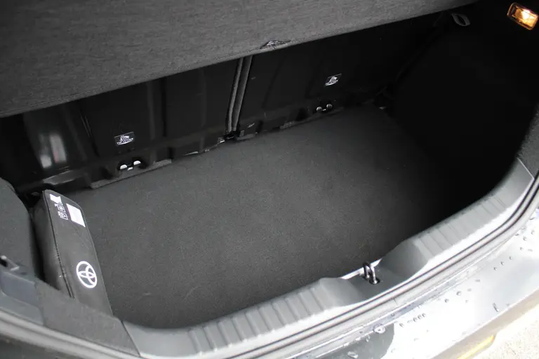 Toyota Aygo X 1.0 VVT-i S-CVT Pulse Automaat Achteruitrijcamera, Parkeersensoren Voor en Achter, Cruise Control Adaptief, Stoelverwarming afbeelding 18