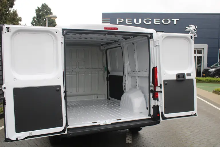 Citroën Jumper 2.2 BlueHDi 120 L1H1 3.0t Cruise Control, Leder Stuurwiel, Climate Control, Audio/Bluetooth, Parkeerhulp achter . afbeelding 25