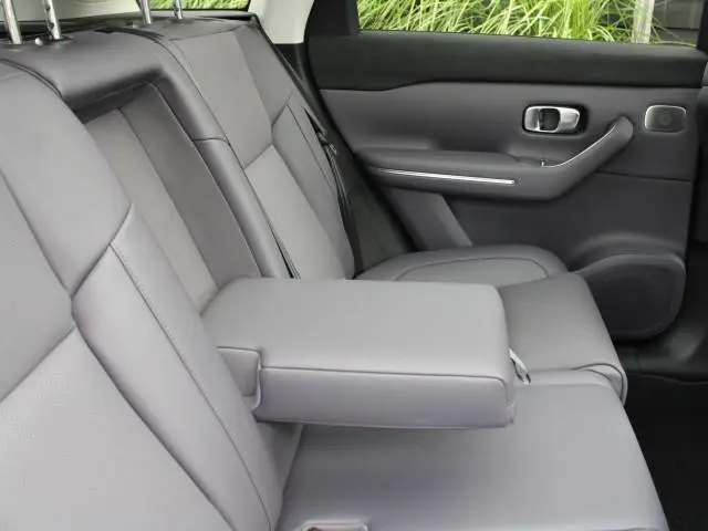 Leapmotor C10 Design 69.9 kWh 217PK Automaat Camera systeem rondom, Stoelverwarming/koeling, Panoramadak, Navigatie afbeelding 18