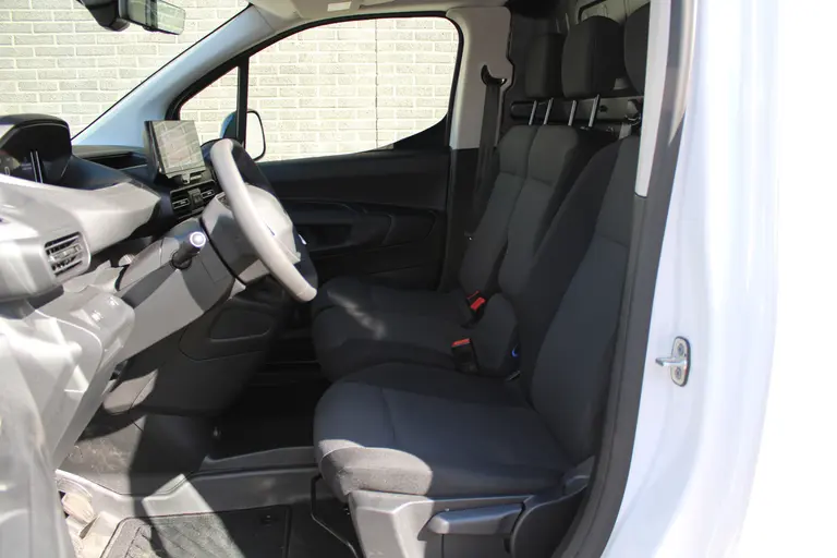 Peugeot Partner 1.5 BlueHDi 100PK S&S L1 Navigatie, Achteruitrijcamera, Trekhaak, Dab, Bluetooth, Parkeersensoren voor & achter afbeelding 15