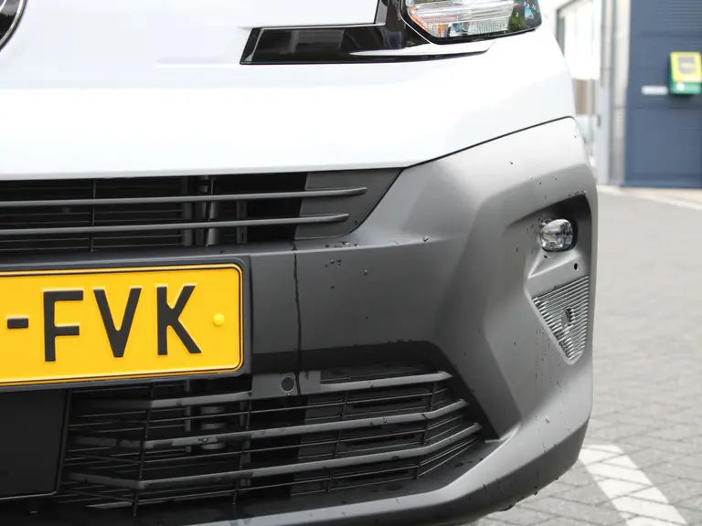 Peugeot Partner 1.5 BlueHDi 130PK EAT8 S&S L1 Automaat Trekhaak, Navigatie, Airconditioning, Camera achter & zijkant, Parkeerhulp voor & achter, Betimmering afbeelding 3