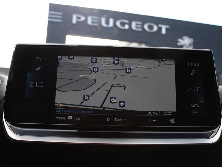 Peugeot e-2008 EV GT 50 kWh Navigatie, Lichtmetalen velgen 18 inch, Keyless Entry, Dodehoek detectie afbeelding 28