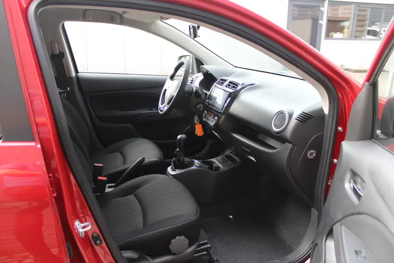 Mitsubishi Space Star 1.2 Dynamic Cruise/Climate control, Apple carplay, Android auto, LM velgen, Privacy glass afbeelding 20