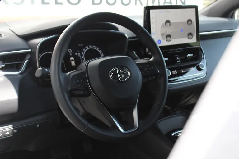 Toyota Corolla 1.8 Hybrid First Edition Automaat Achteruitrijcamera, Parkeersensoren Voor/Achter, Stoelverwarming, Cruise Control Adaptief, Climate Control afbeelding 5