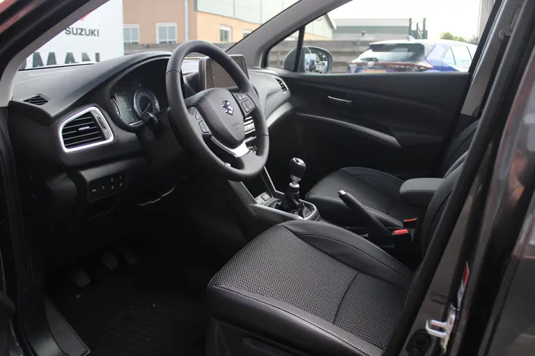 Suzuki S-Cross 1.4 Boosterjet Style Smart Hybrid 6 Jaar Garantie! Elektrisch Panoramadak, 360° Camera, Navigatie, Parkeersensoren Voor en Achter, All-Season Banden afbeelding 32