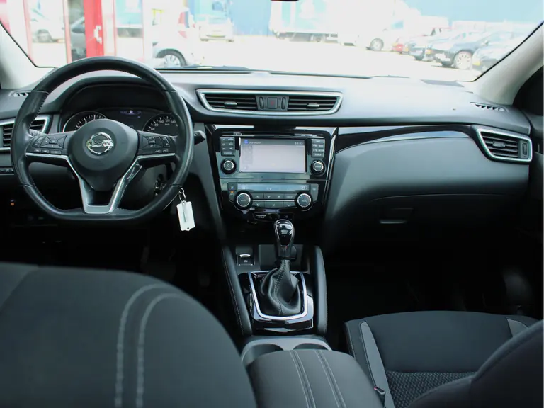 Nissan QASHQAI 1.2 N-Connecta Automaat Trekhaak, Panoramadak, Cruise en Climate Control, Achteruitrijcamera afbeelding 20
