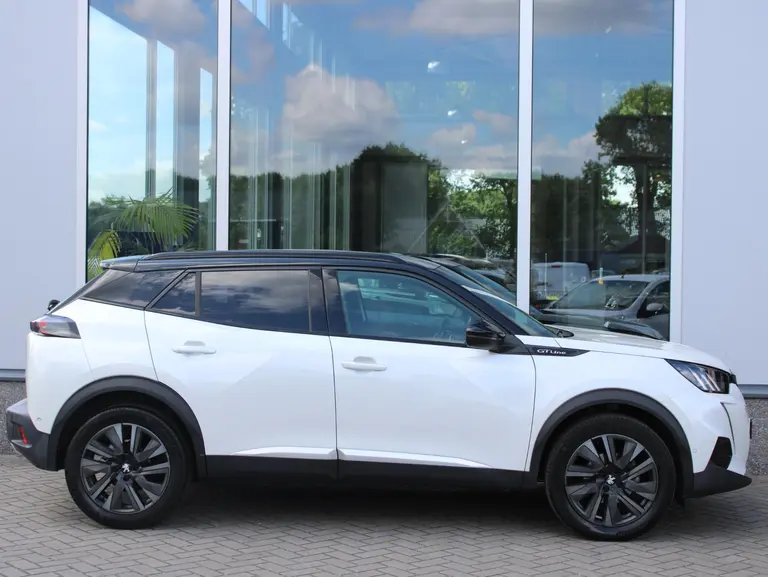 Peugeot 2008 1.2 PureTech GT-Line afbeelding 14