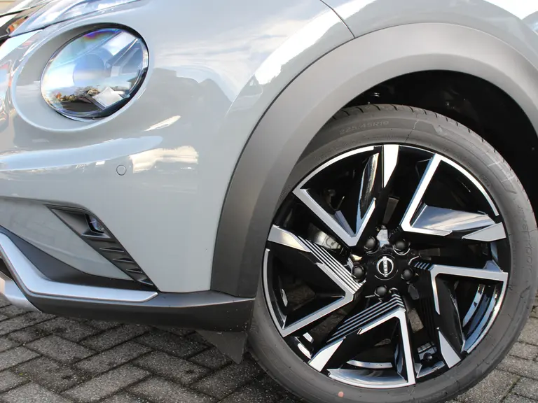 Nissan Juke 1.6 Hybrid 143PK N-Design Automaat Navigatie,  Achteruitrijcamera, Keyless Entry & Start, Stoel & Stuurverwarming, Parkeersensoren Voor & Achter afbeelding 2