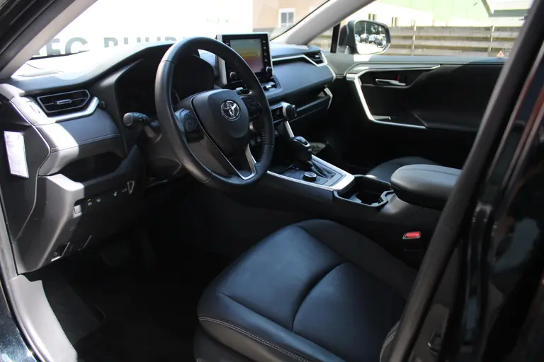 Toyota RAV4 2.5 Hybrid AWD Style 1.650 KG Trekgewicht, stuur- Camera, Parkeersensoren voor en achter afbeelding 14