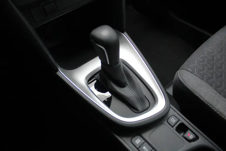 Toyota Yaris Cross 1.5 Hybrid Dynamic Navigatie, Achteruitrijcamera, Climate Control, Bluetooth afbeelding 21
